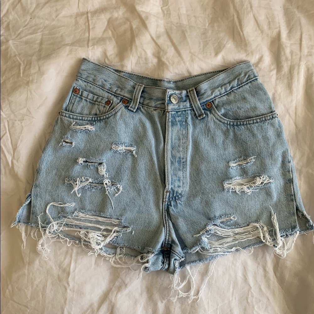Amazing vintage Levi’s distressed shorts